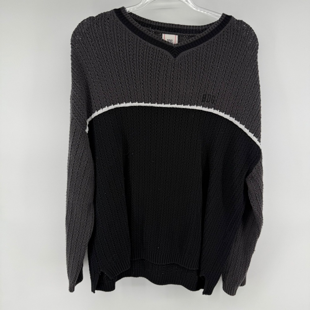 BDG Men's Colorblock V Neck Sweater Dark Gray Black Distressed Knit Size S
